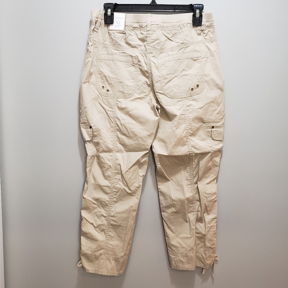 Chico's Amelia Crop Cargo Pant Putty Size XS NWT! CROP CARGO PANTS 29" Waist - Picture 4 of 15